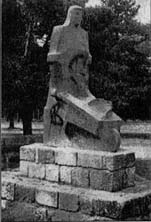 Sencillo monumento a los Peones Camineros